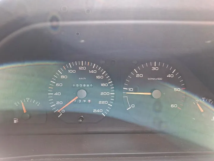 Peugeot 605