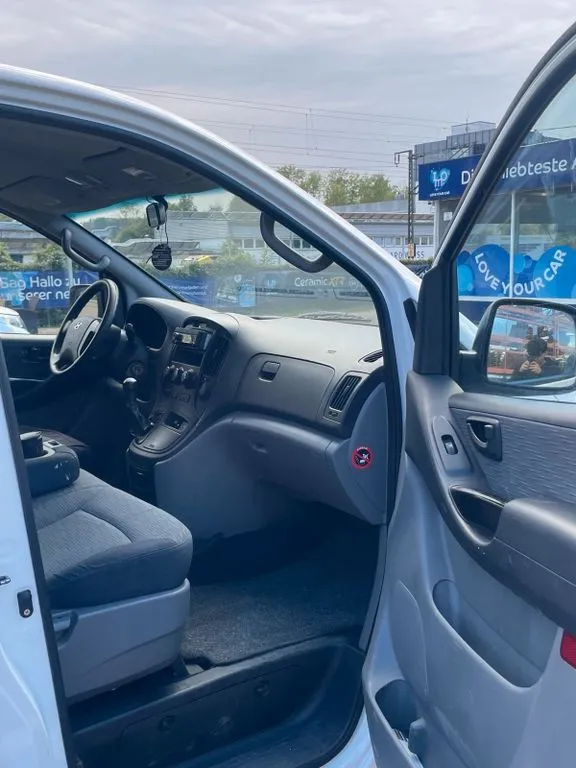 Hyundai H-1