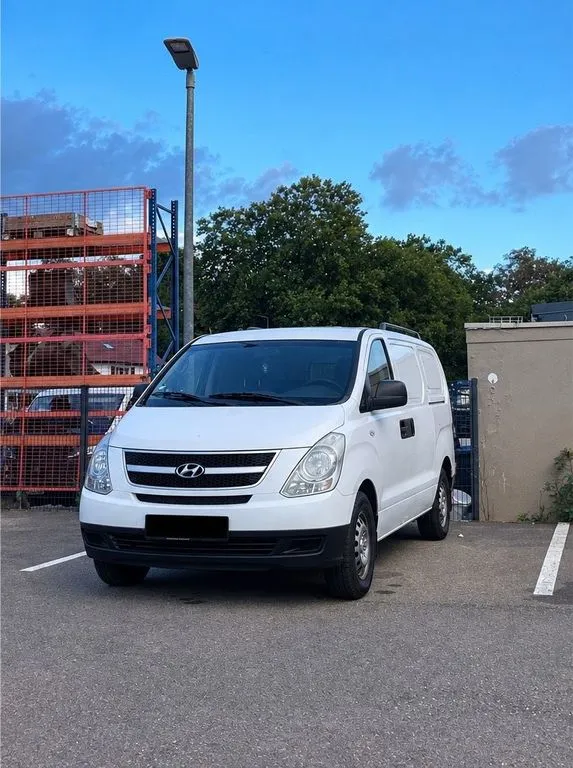 Hyundai H-1