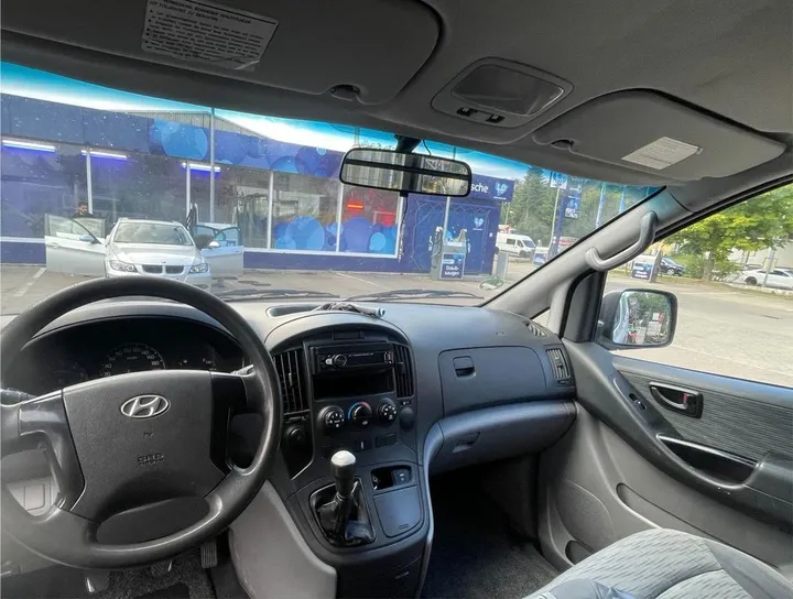 Hyundai H-1
