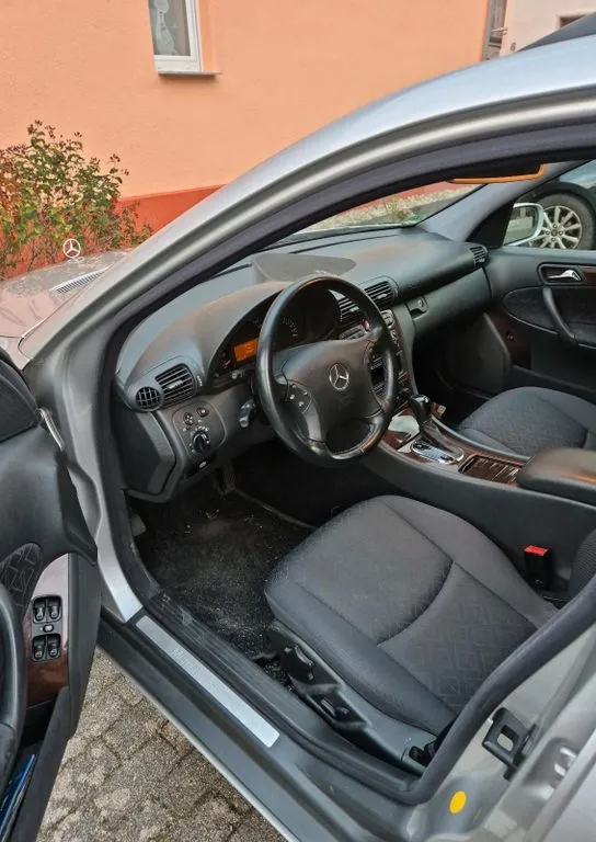 Mercedes-Benz C 200