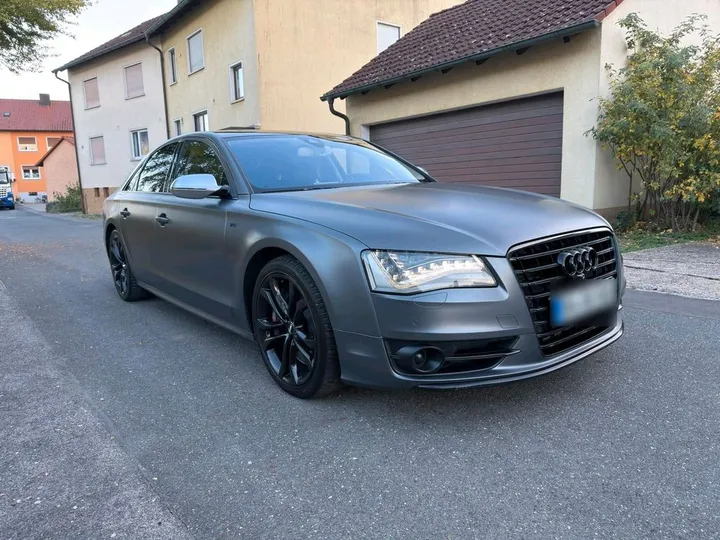Audi S8