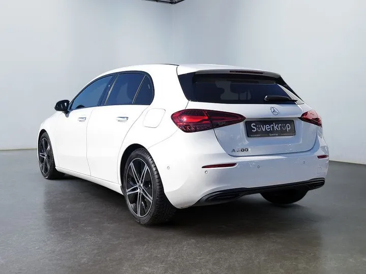 Mercedes-Benz A 200