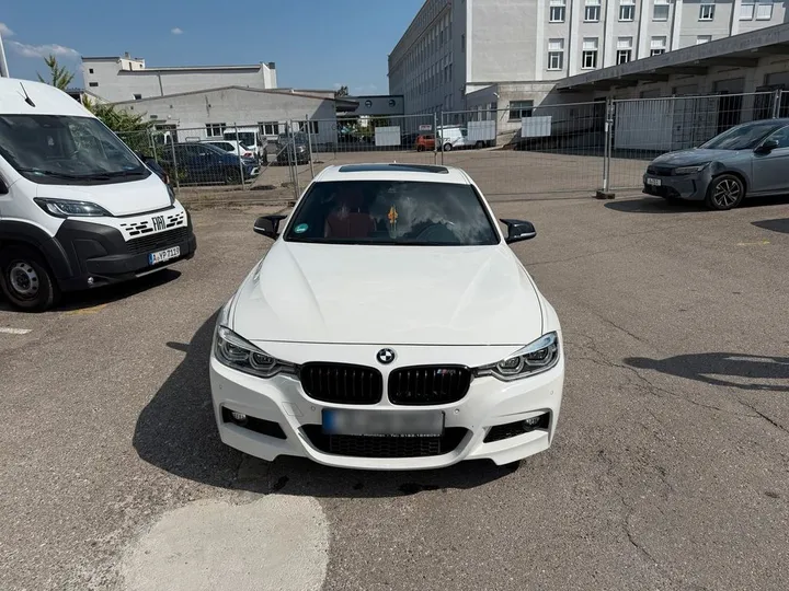 BMW 330