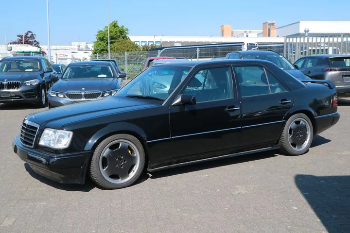 Mercedes-Benz 300