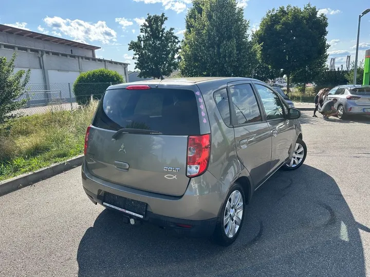 Mitsubishi Colt