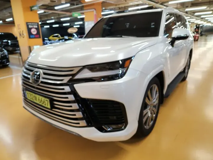 Lexus LX