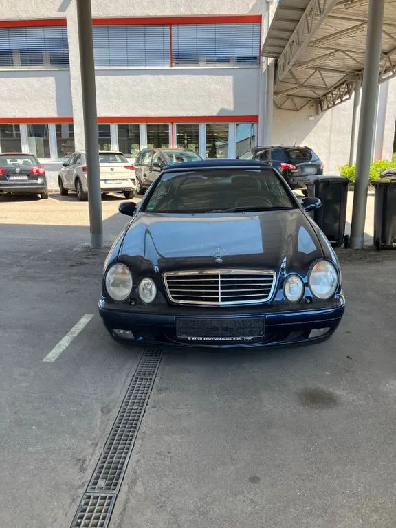 Mercedes-Benz E 320