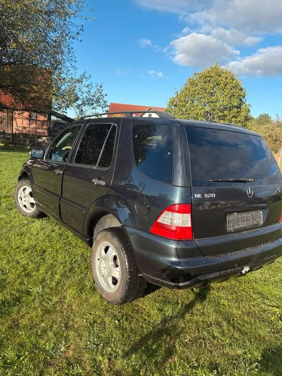 Mercedes-Benz ML 320