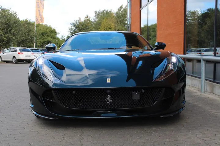 Ferrari 812