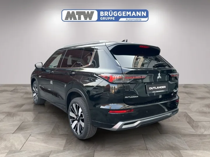 Mitsubishi Plug-in Hybrid Outlander