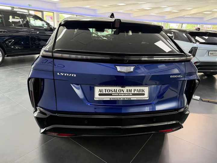 Cadillac LYRIQ