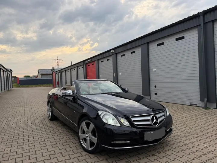 Mercedes-Benz E 200