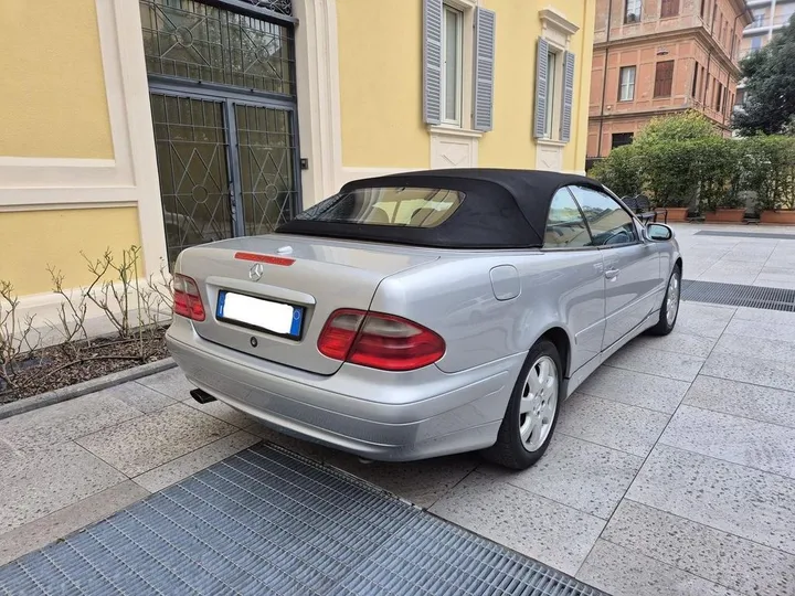 Mercedes-Benz CLK 230