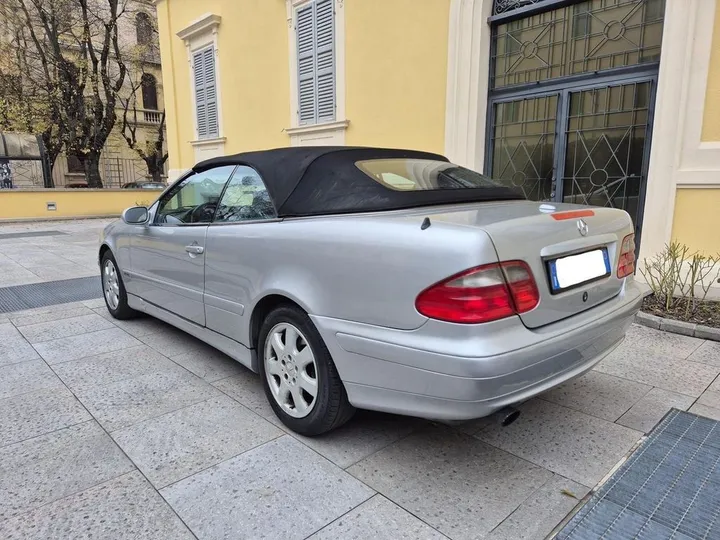 Mercedes-Benz CLK 230