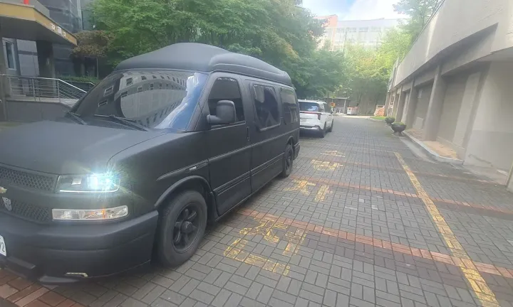 Chevrolet Chevy Van