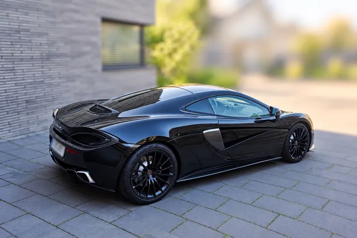McLaren 570GT