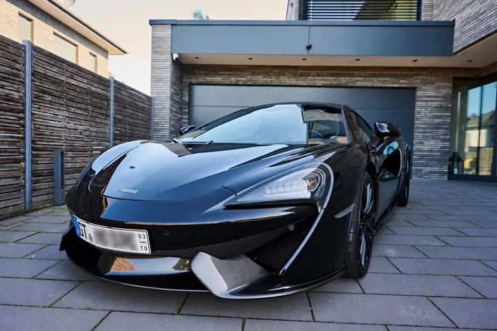 McLaren 570GT