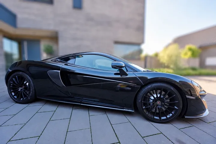 McLaren 570GT