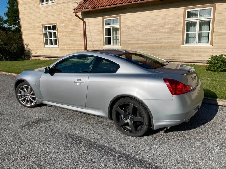 Infiniti G37