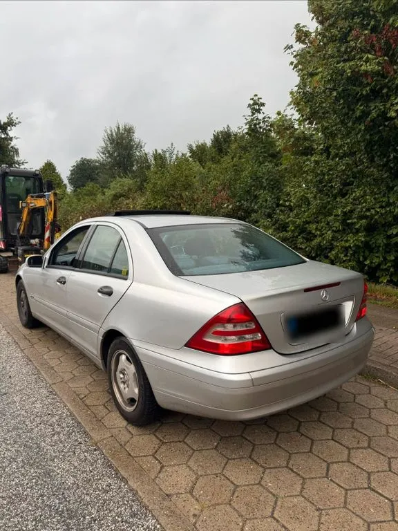 Mercedes-Benz C 220