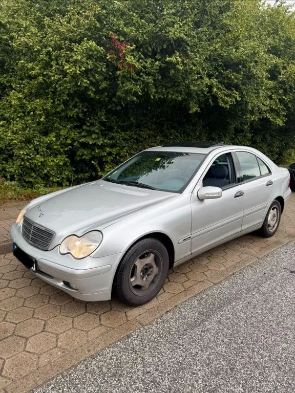 Mercedes-Benz C 220