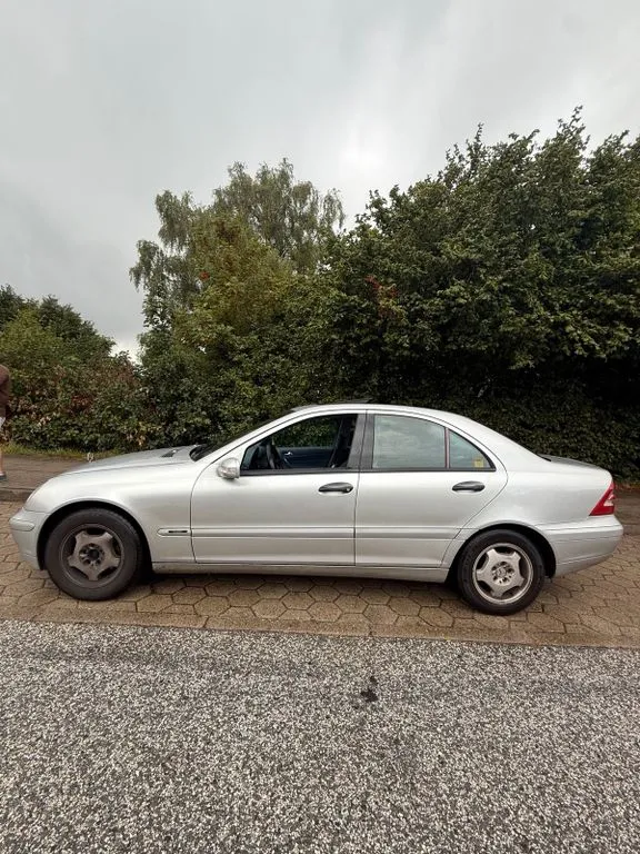 Mercedes-Benz C 220