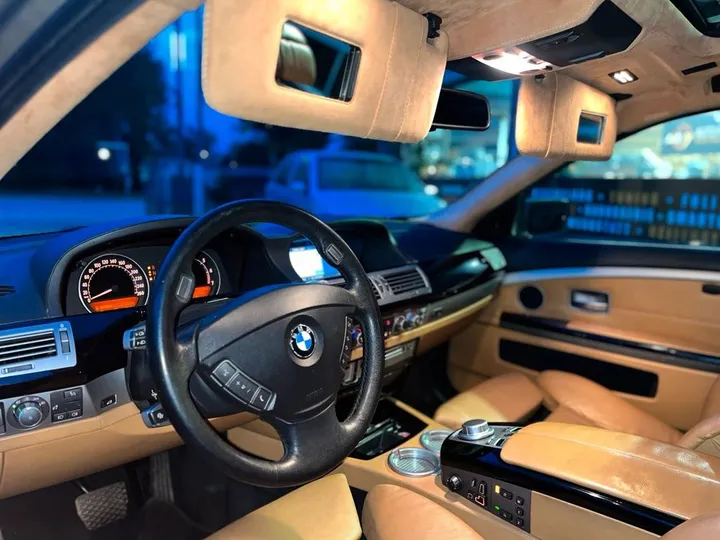 BMW 750