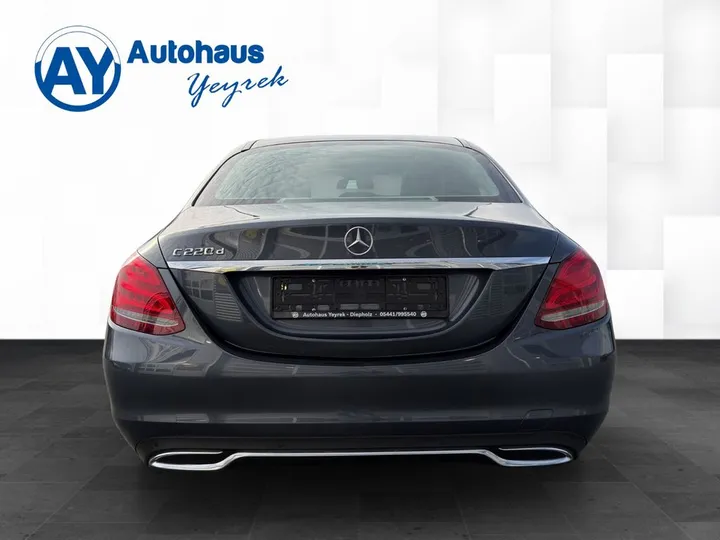 Mercedes-Benz C 220