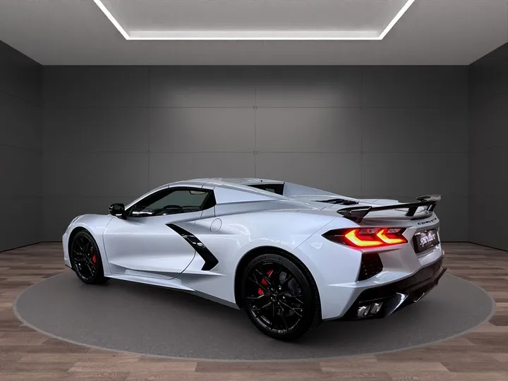 Corvette C8