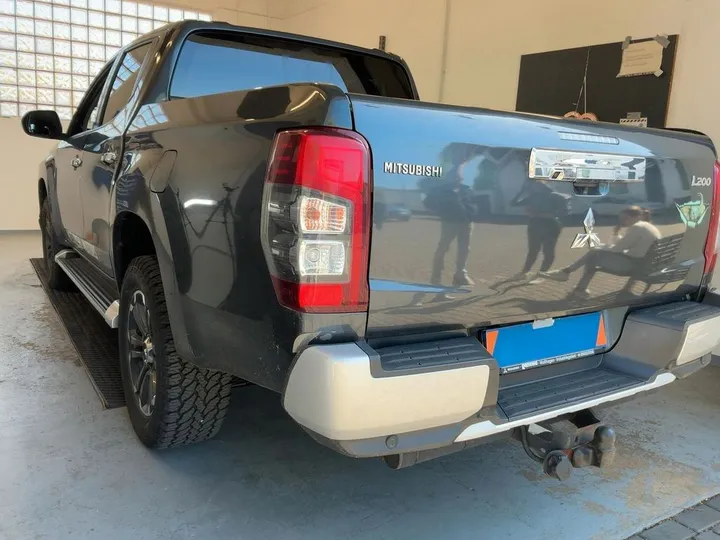 Mitsubishi L200