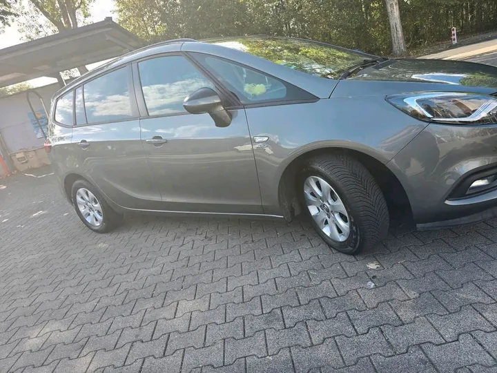 Opel Zafira Tourer