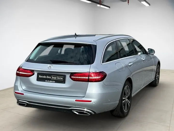 Mercedes-Benz E 220