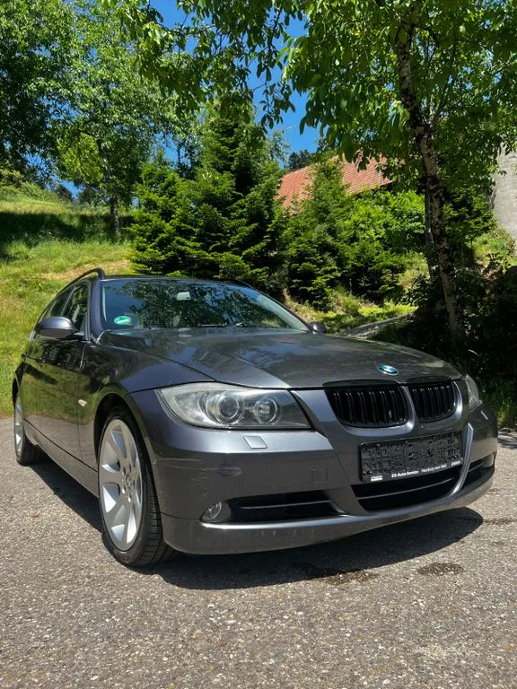 BMW 330