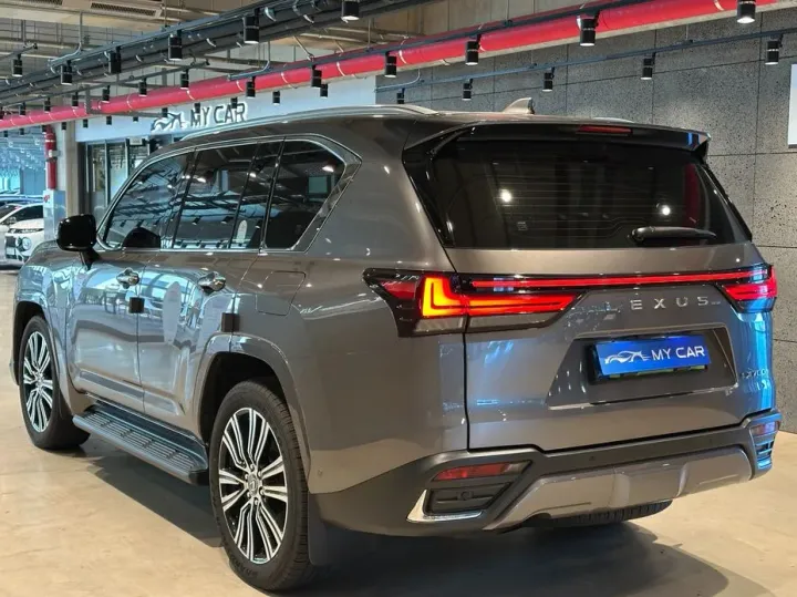 Lexus LX