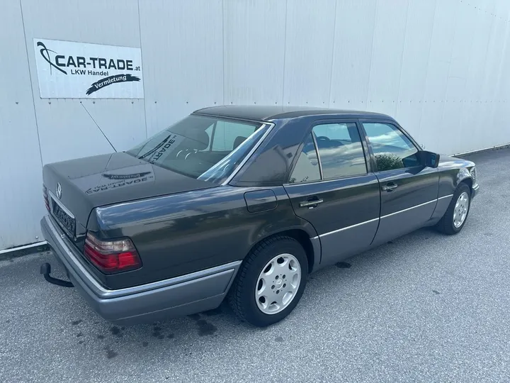 Mercedes-Benz E 250