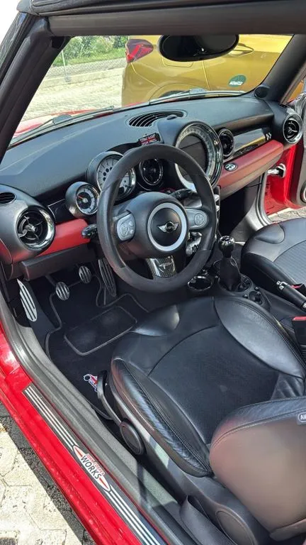 MINI John Cooper Works Cabrio