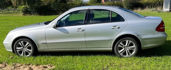 Mercedes-Benz E 220