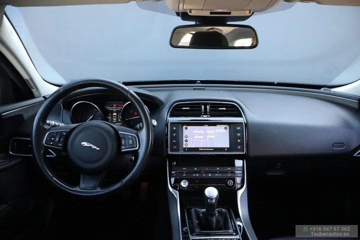 Jaguar XE