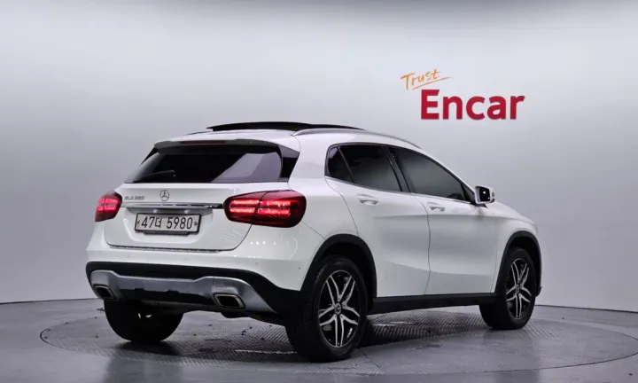 Mercedes-Benz GLA-Class
