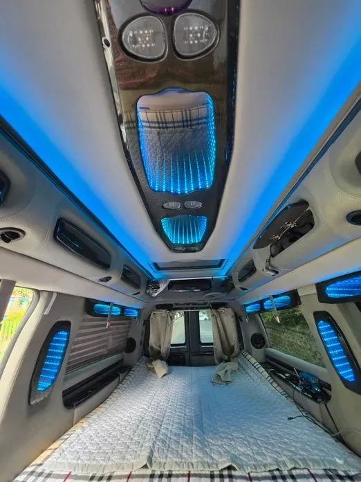 Chevrolet Express Van