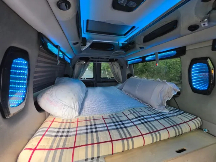 Chevrolet Express Van