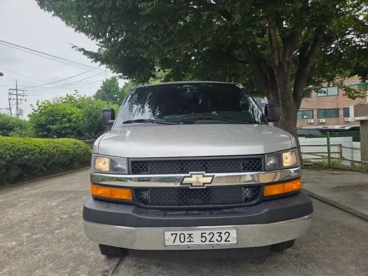 Chevrolet Express Van