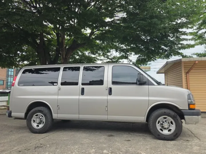 Chevrolet Express Van