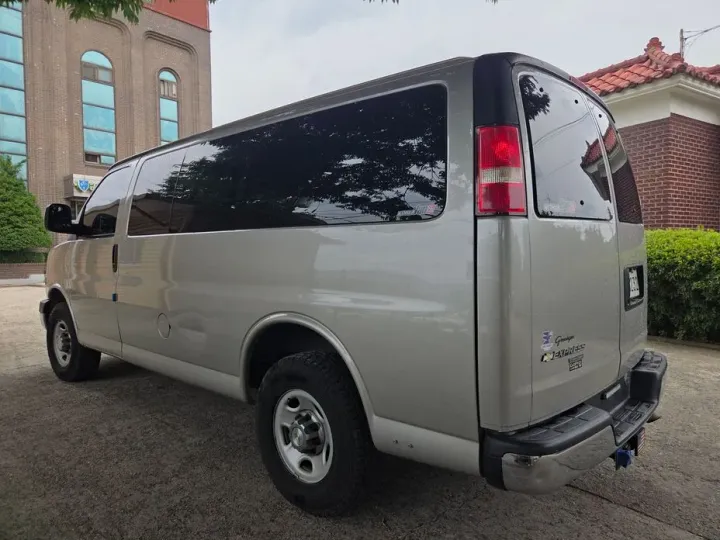 Chevrolet Express Van