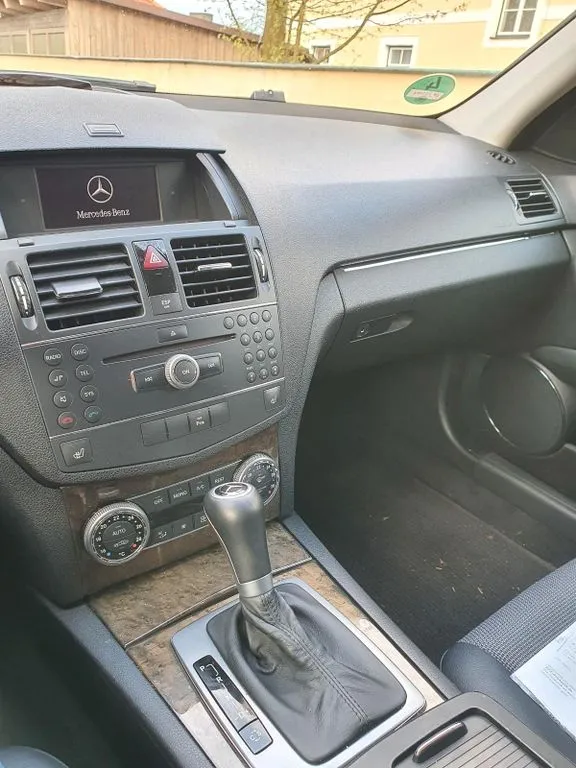 Mercedes-Benz C 220