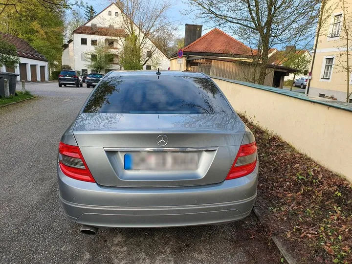 Mercedes-Benz C 220