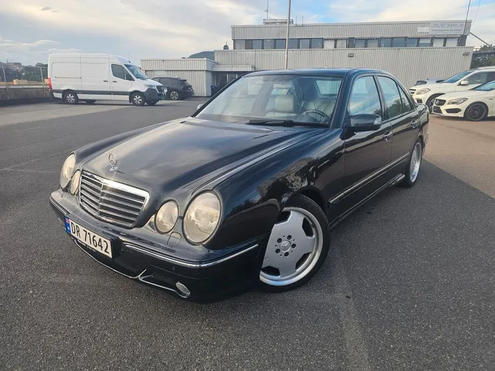 Mercedes-Benz E 55 AMG