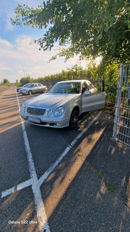 Mercedes-Benz 240