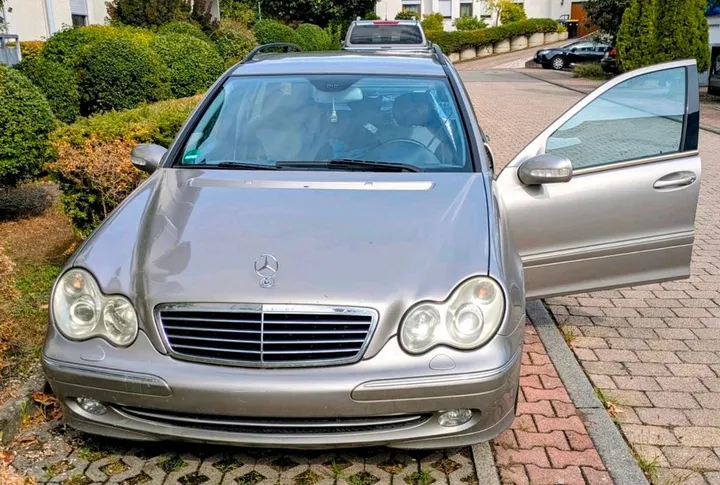 Mercedes-Benz C 220